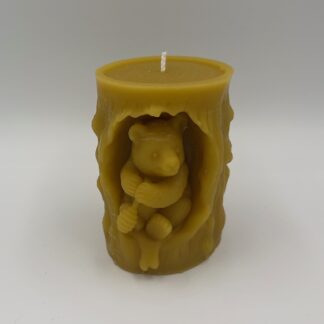 10- Bear holding Comb